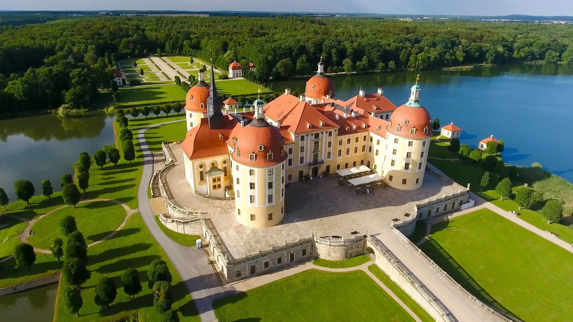 Замок Морицбург и лесной зоопарк — KOVER Travel
