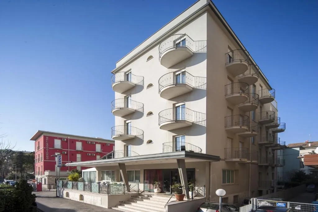 Hotel Jana — 1